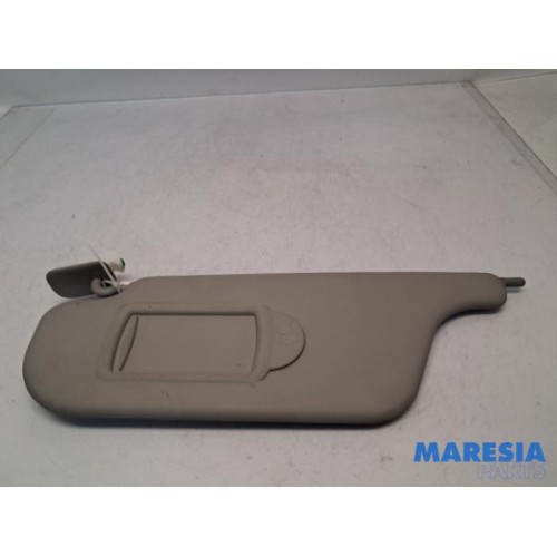 Renault - Clio - Sun visor