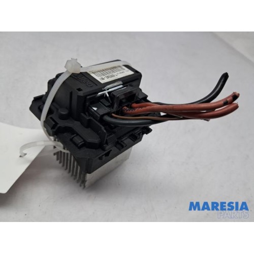 Renault - Clio - Heater resistor
