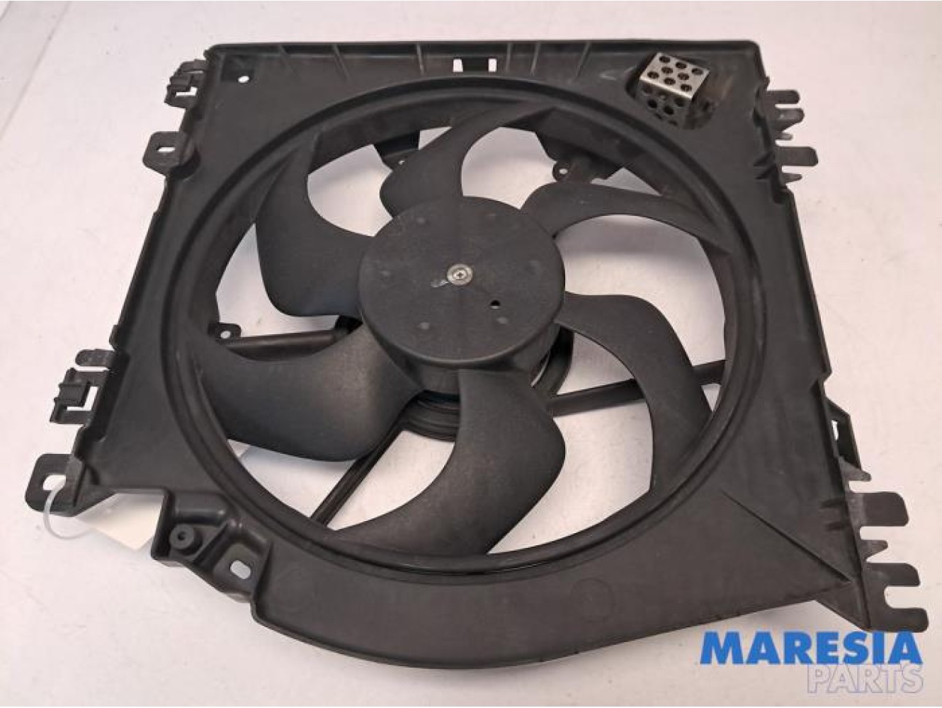 Renault - Clio - Fan motor