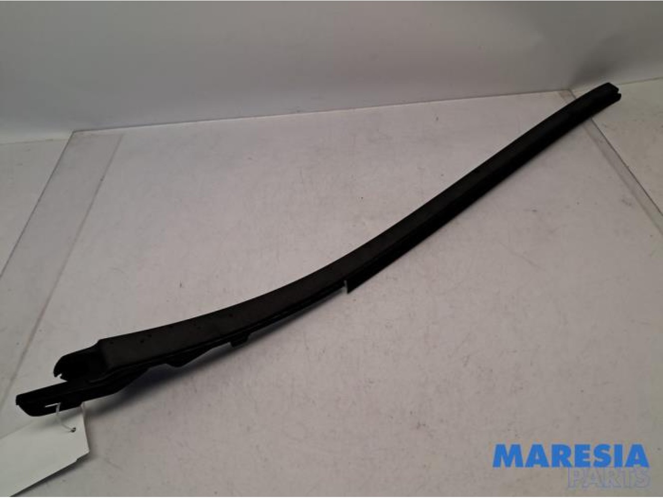 Renault - Clio - Frontscreen frame
