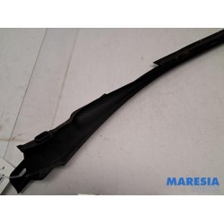 Renault - Clio - Frontscreen frame