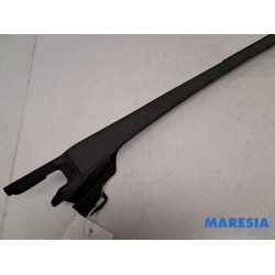 Renault - Clio - Frontscreen frame
