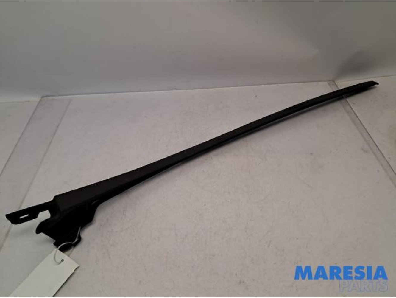 Renault - Clio - Frontscreen frame