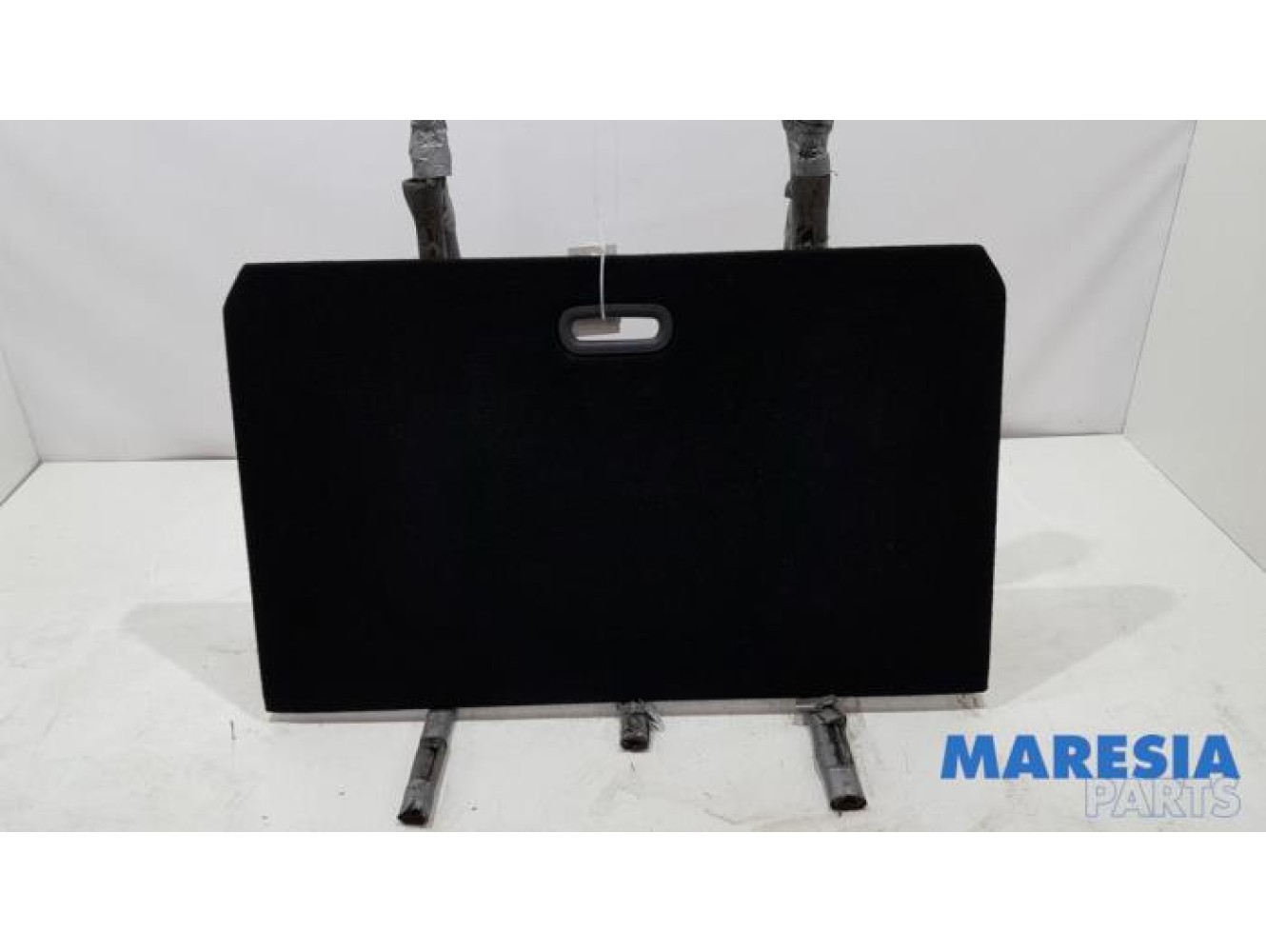 Renault - Captur - Floor panel load area
