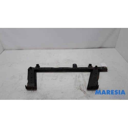 Renault - Captur - Radiateurbalk