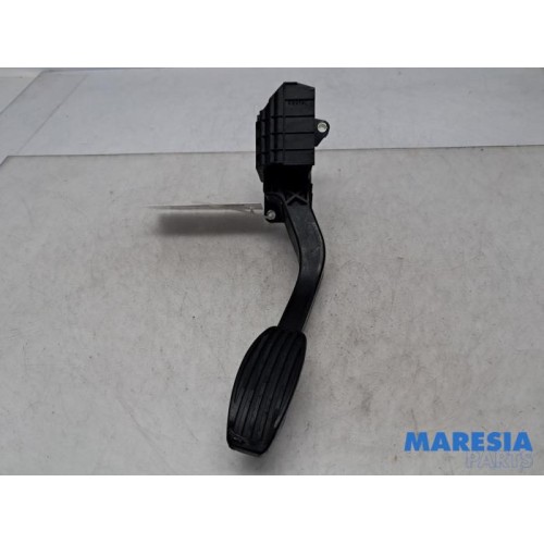 Fiat - 500 Abarth - Accelerator pedal