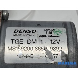 Fiat - 500 Abarth - Front wiper motor