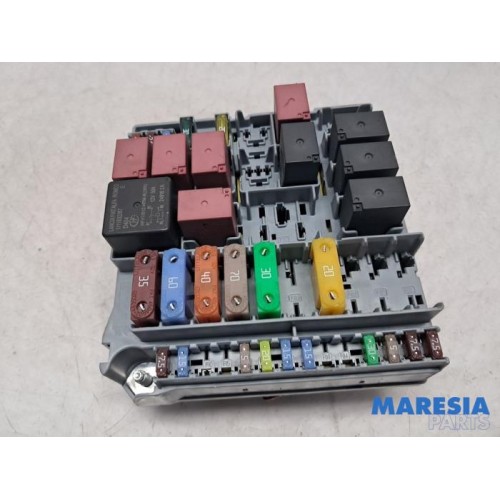 Fiat - 500 Abarth - Fuse box