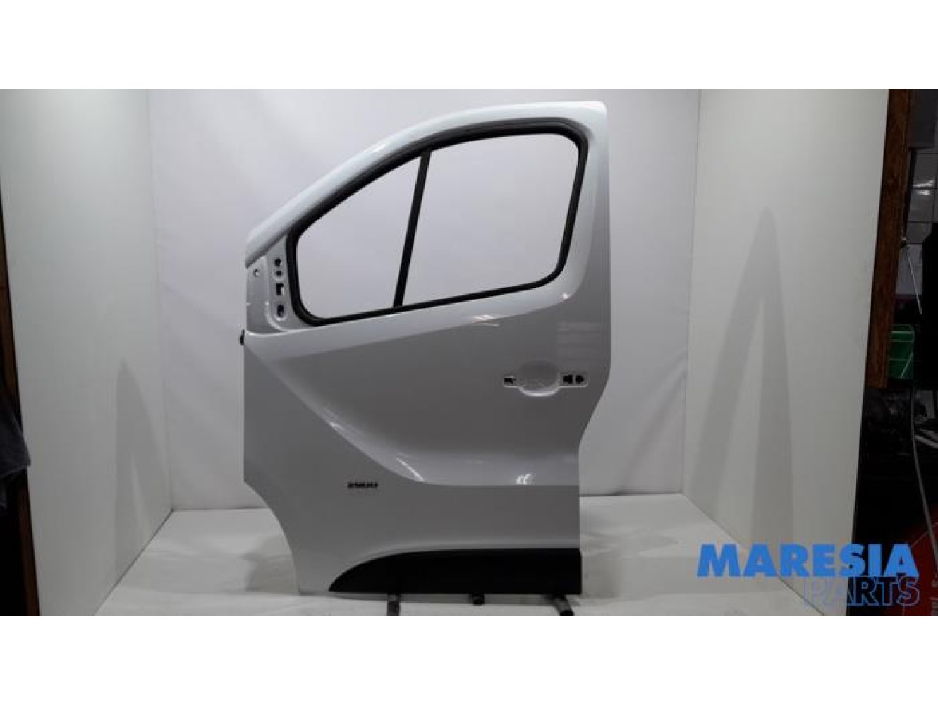Opel - Vivaro - Portier 2Deurs links