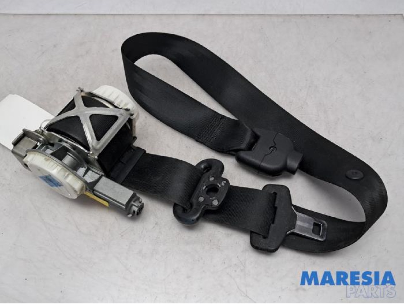 Ford - KA - Front seatbelt, left