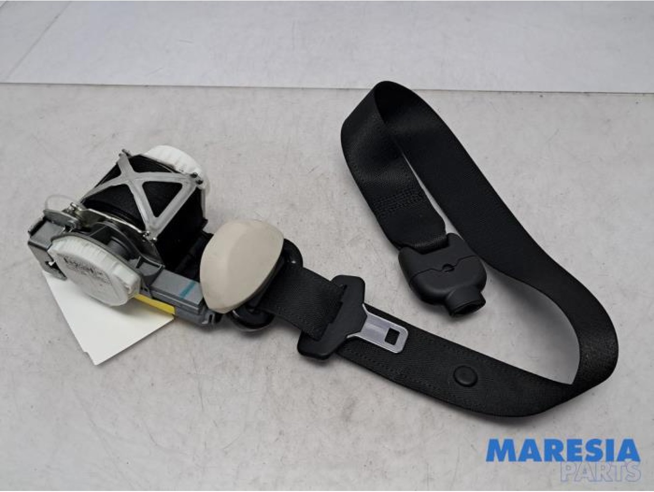 Fiat - 500 - Front seatbelt, left
