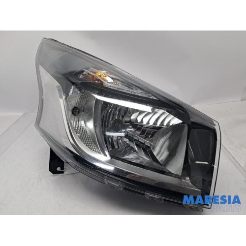 Renault - Trafic - Phare droit