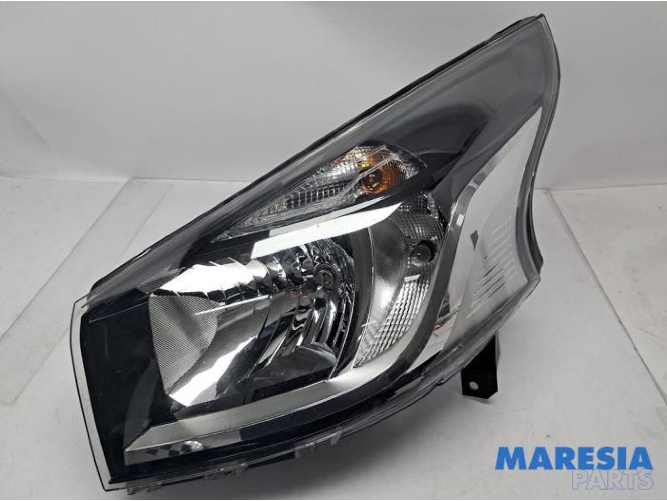 Renault - Trafic - Scheinwerfer links