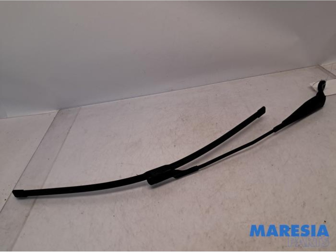 Peugeot - 208 - Front wiper arm