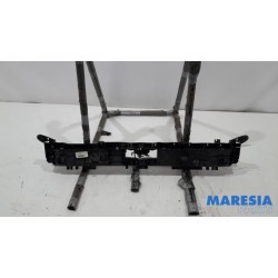 Renault - Captur - Lock plate