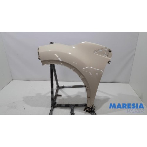 Renault - Captur - Front wing, left