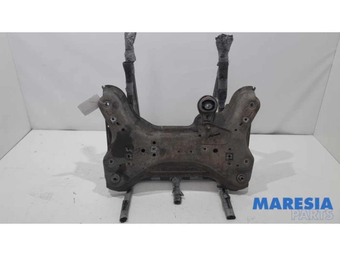 Opel - Vivaro - Subframe