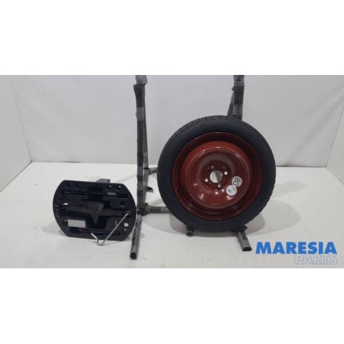 Renault - Captur - Krikset + reservewiel