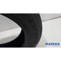 Renault - Captur - Pneu