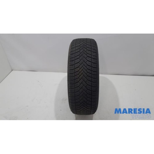 Renault - Captur - Reifen