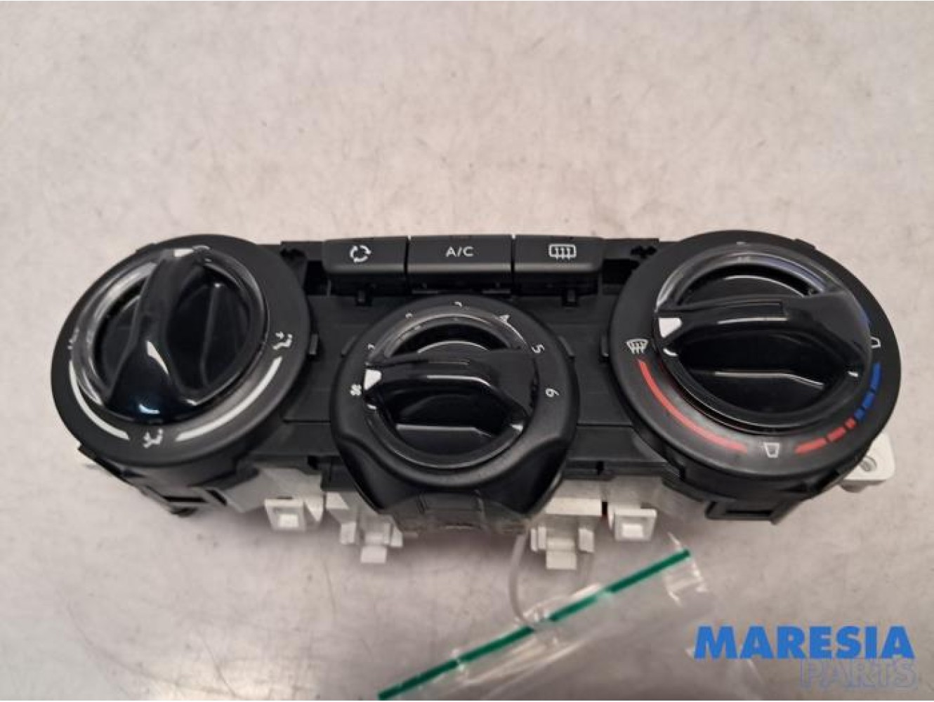 Peugeot - 208 - Panneau de commandes chauffage