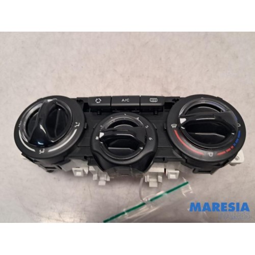 Peugeot - 208 - Panneau de commandes chauffage