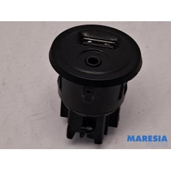 Peugeot - 208 - AUX / USB connection