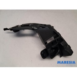 Renault - Captur - Rear bumper bracket central