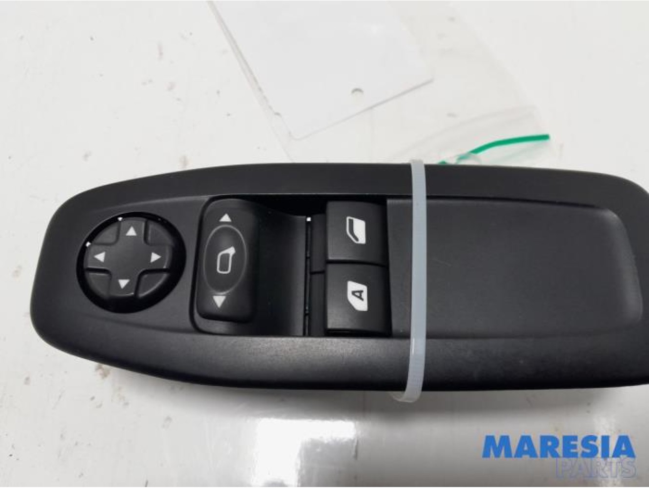 Peugeot - 208 - Multi-functional window switch
