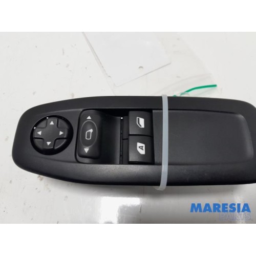 Peugeot - 208 - Multi-functional window switch