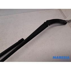 Renault - Captur - Front wiper arm