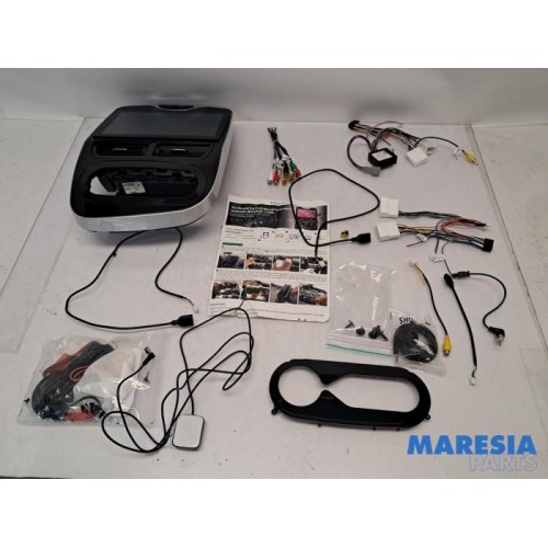Renault - Clio - Display Multi Media control unit