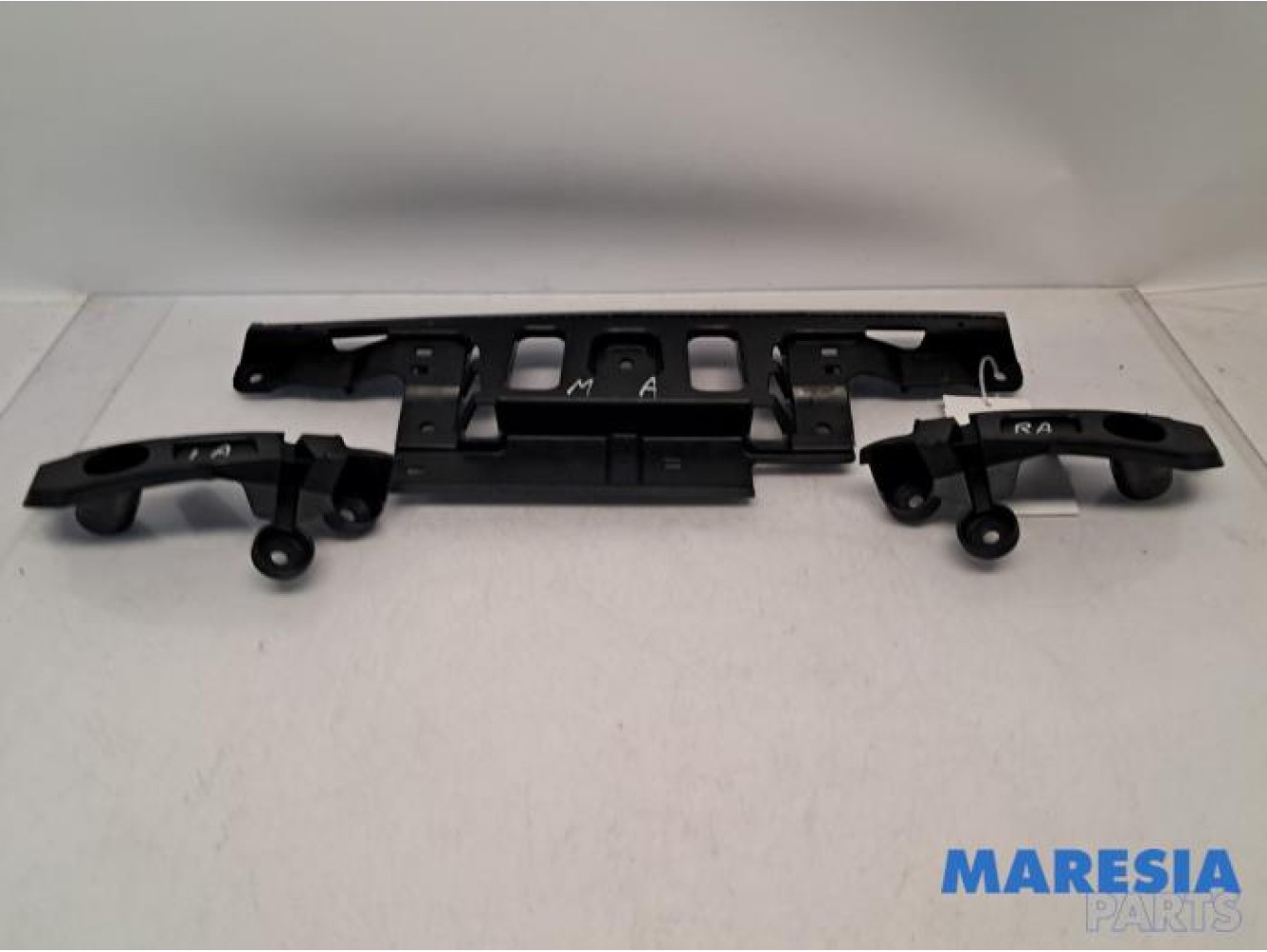 Citroen - C3 - Rear bumper bracket central