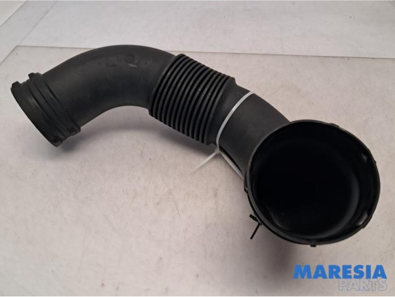 Opel - Vivaro - Air intake hose