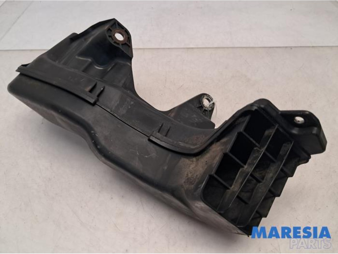 Opel - Vivaro - Air intake hose