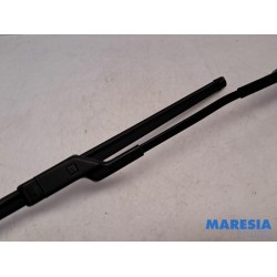Fiat - 500 Abarth - Front wiper arm