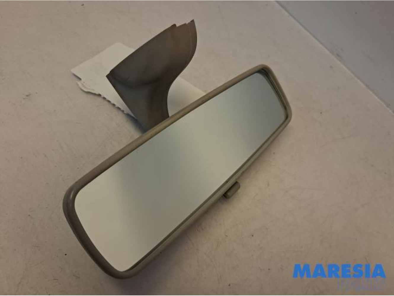Renault - Captur - Rear view mirror