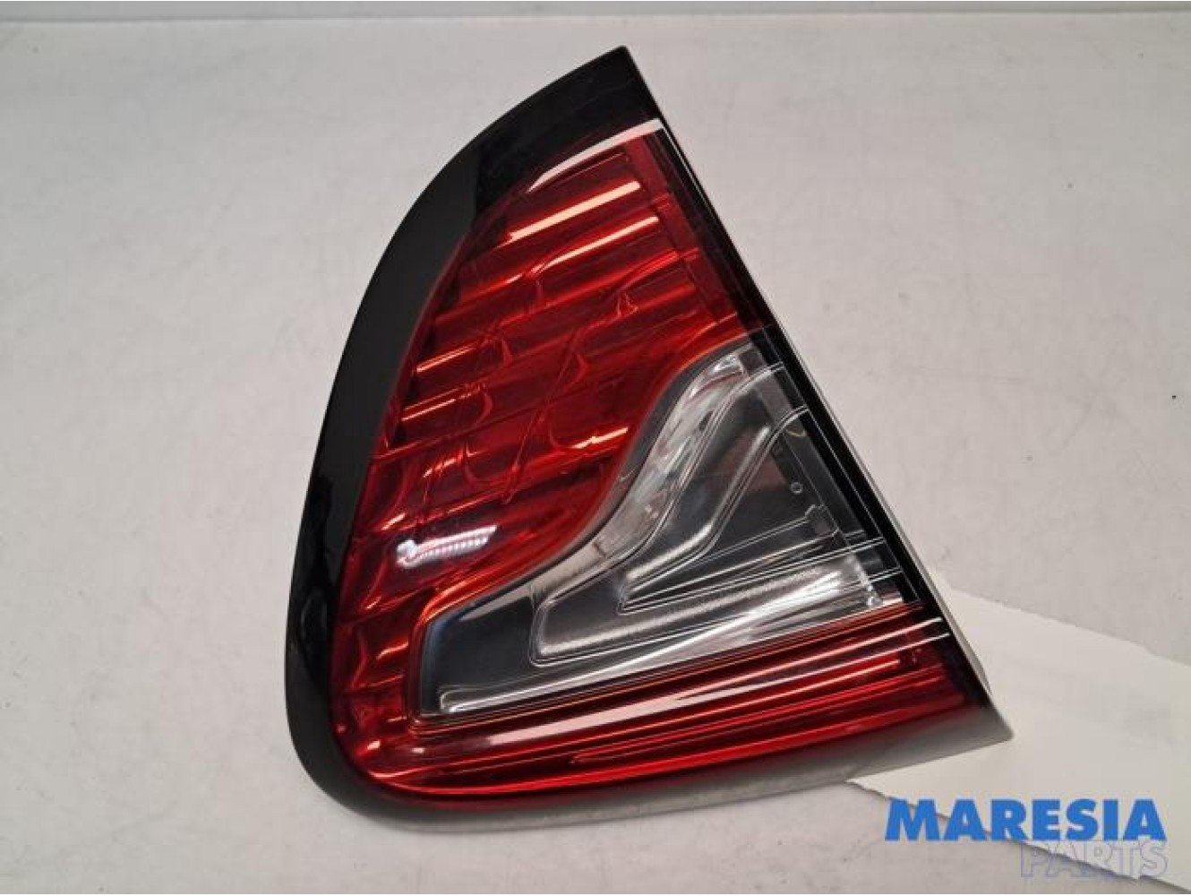 Renault - Captur - Taillight, left