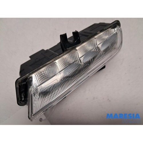 Renault - Captur - Daytime running light, right