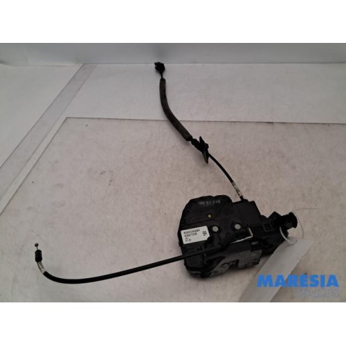 Renault - Captur - Front door lock mechanism 4-door, right