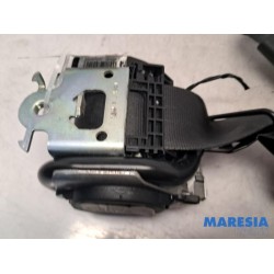 Renault - Captur - Front seatbelt, left