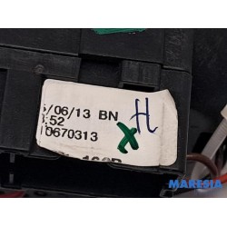 Renault - Captur - Indicator switch