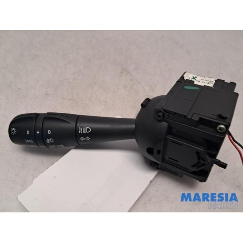 Renault - Captur - Indicator switch