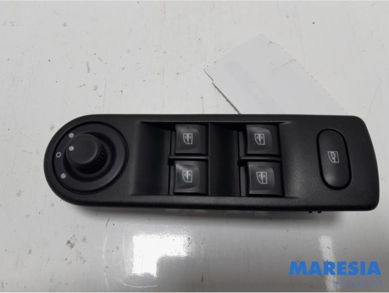 Renault - Captur - Multi-functional window switch