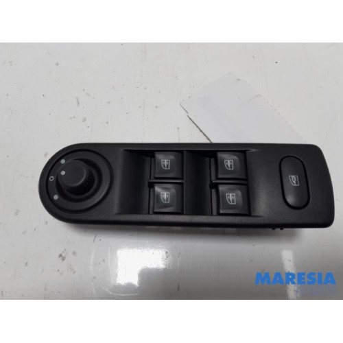 Renault - Captur - Multi-functional window switch