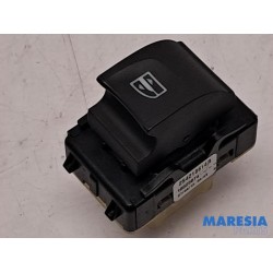 Renault - Captur - Electric window switch