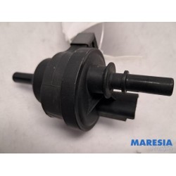 Renault - Captur - Vacuum valve