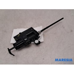 Renault - Captur - Tank flap lock motor