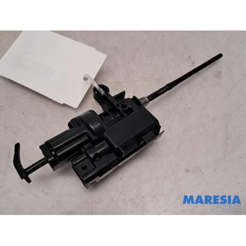 Renault - Captur - Tank flap lock motor