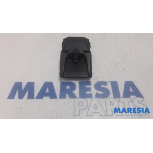 Citroen - C4 Picasso - Front camera